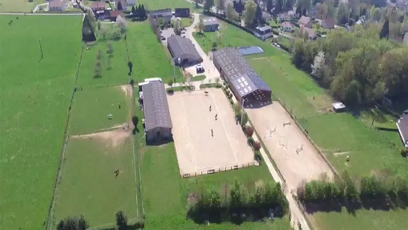 Centre équestre de la scie longueville - Vue aérienne (800 x 600)