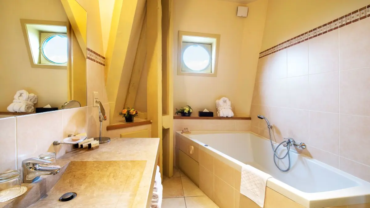 Chateau-Hotel-de-Belmesnil (11)