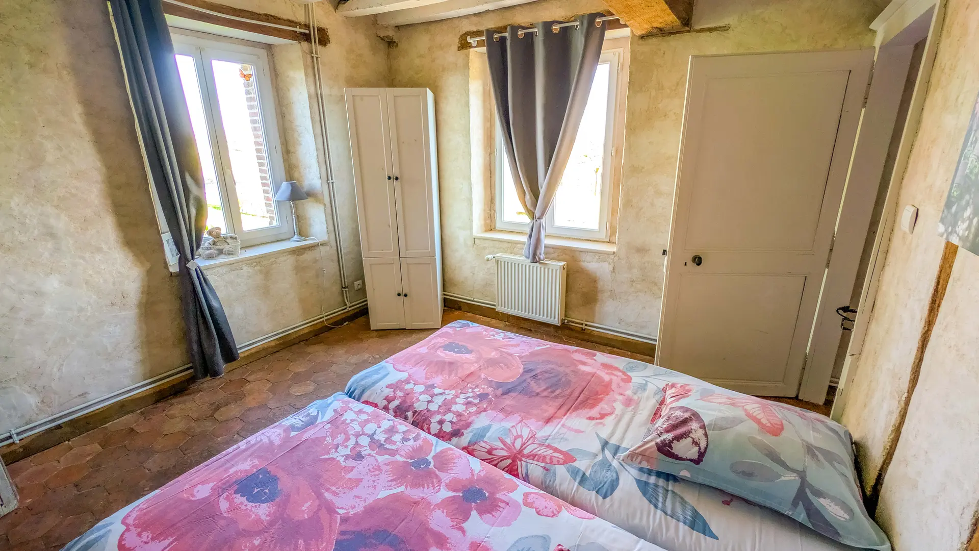 Chambre 2 (accessible par 5 marches)