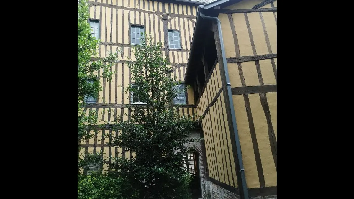 Chez Sandrine et Sébastien meublé façade Caudebec en Caux Rives en Seine M(5)