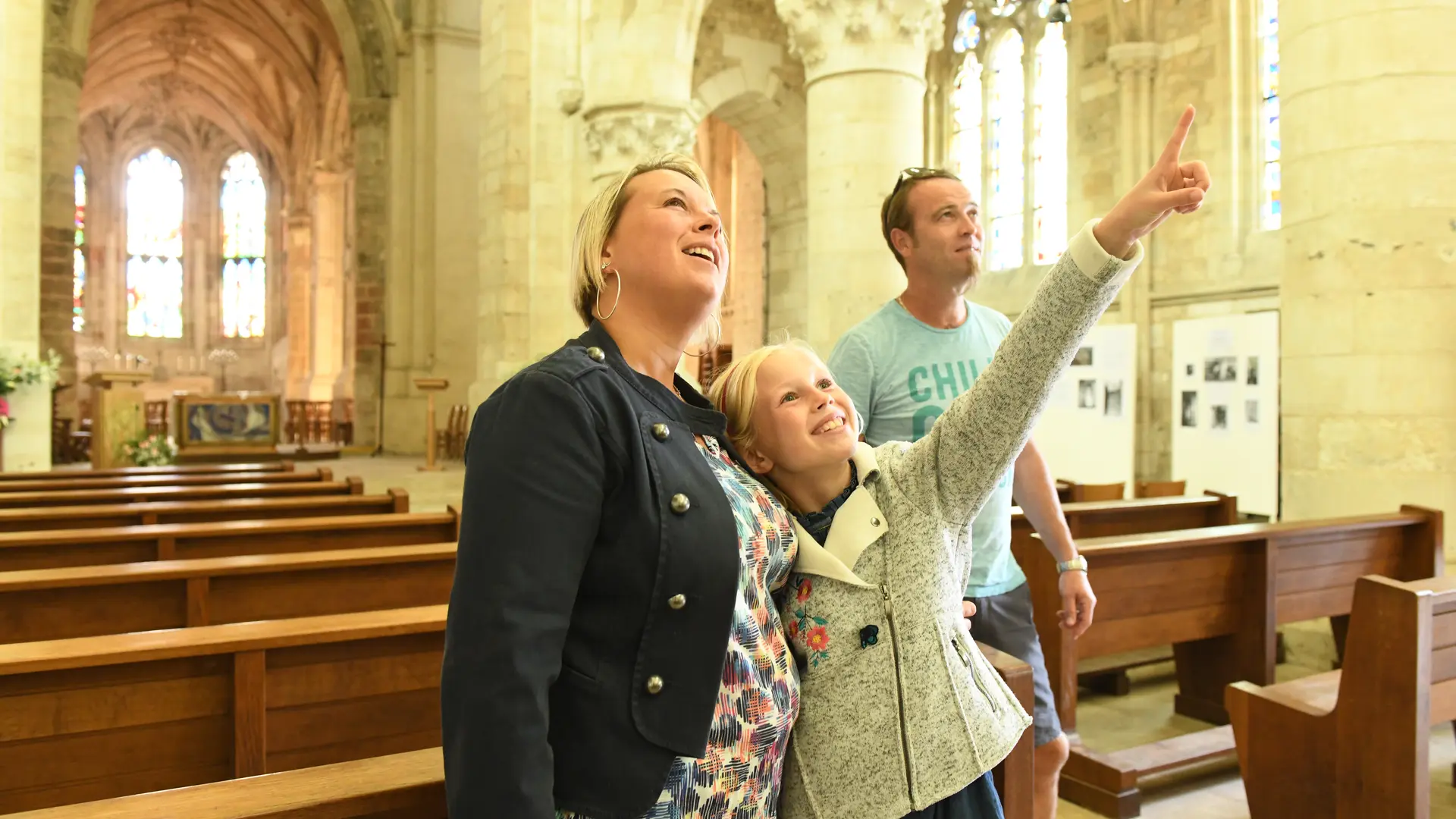 Visite de la Collégiale d'Auffay en famille