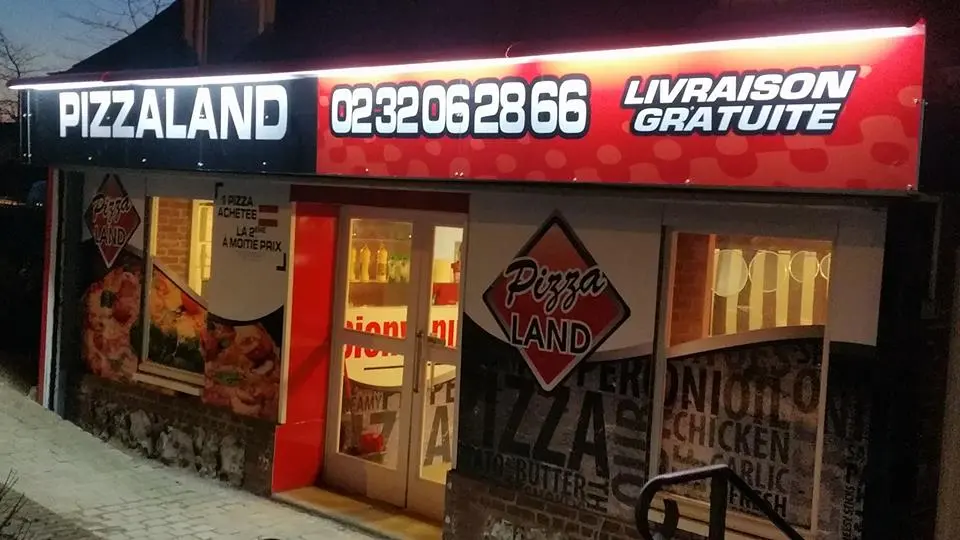 Devanture de Pizzaland