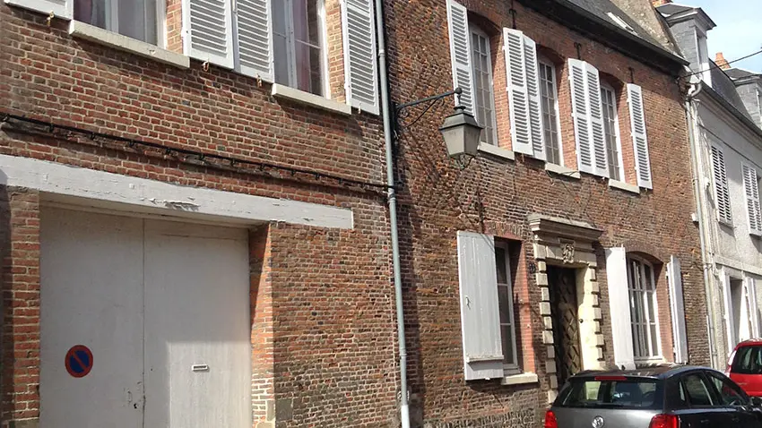 ENTRÉE-MAISON-LEGER