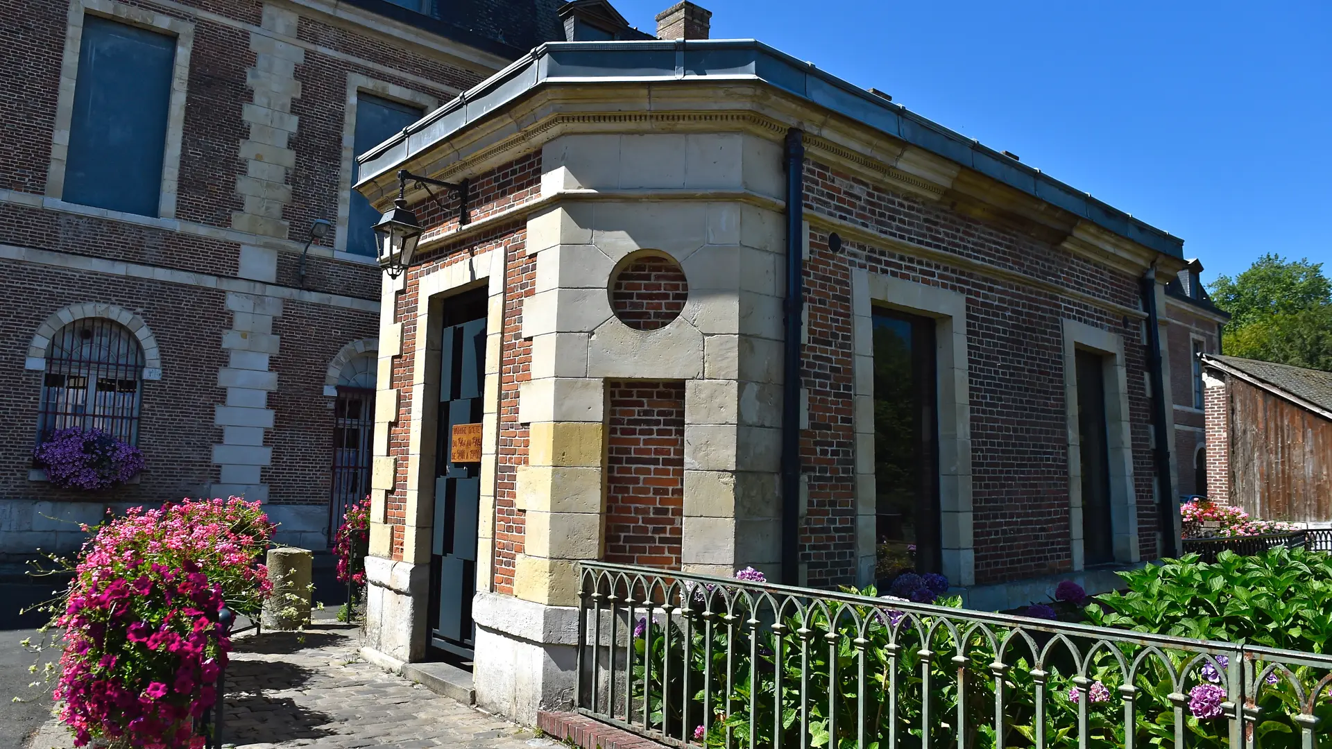 EU_Jardin des Fontaines_001