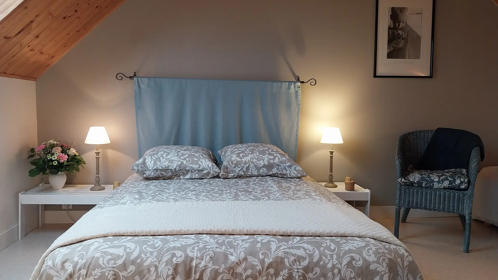 En Normandie 15mn Rouen, Gîte-Chambres d'hôtes de charmeLa Bénardière 76.Cuisine, salon, 2 chambres, 7 personnes. Accès rapide mer.