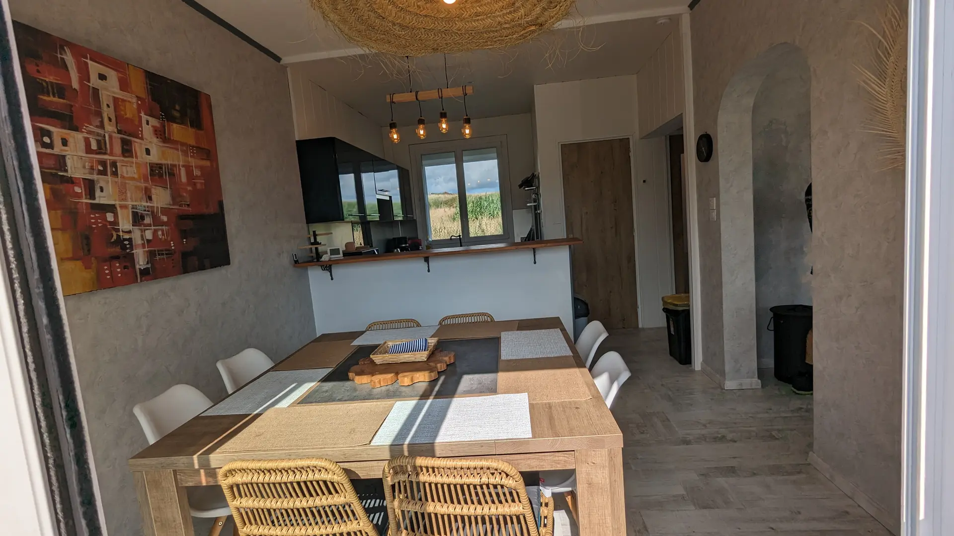 Ensemble cuisine et repas_Vallée des Ormes 2023