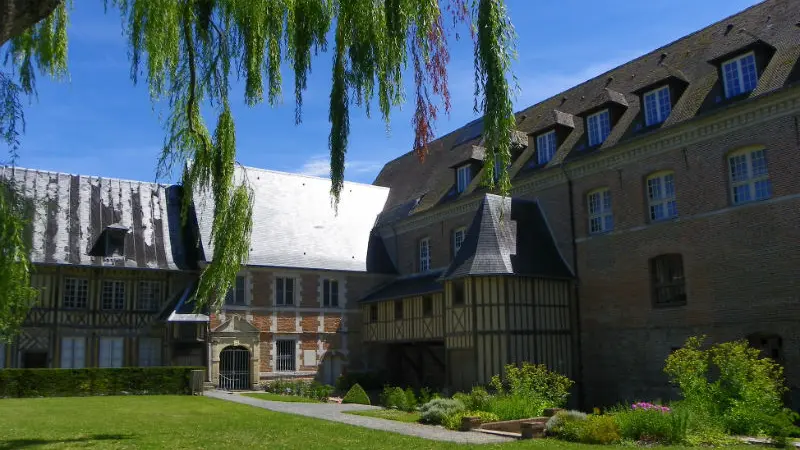 Eu - Hotel Dieu 3