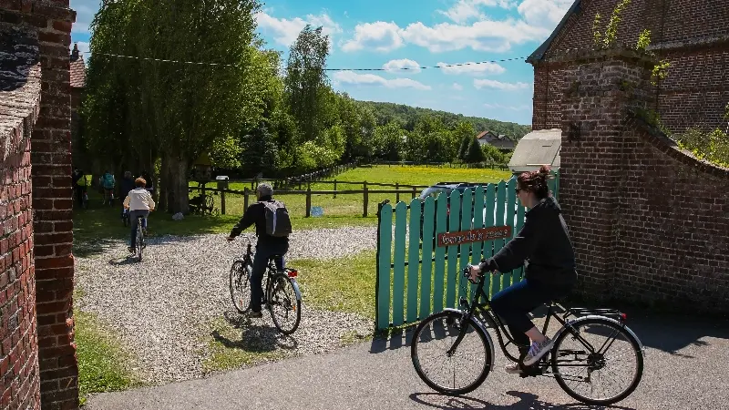 La Ferme de la Saâne à deux coups de pédales de la véloroute du lin