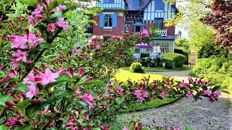 Villa Mona