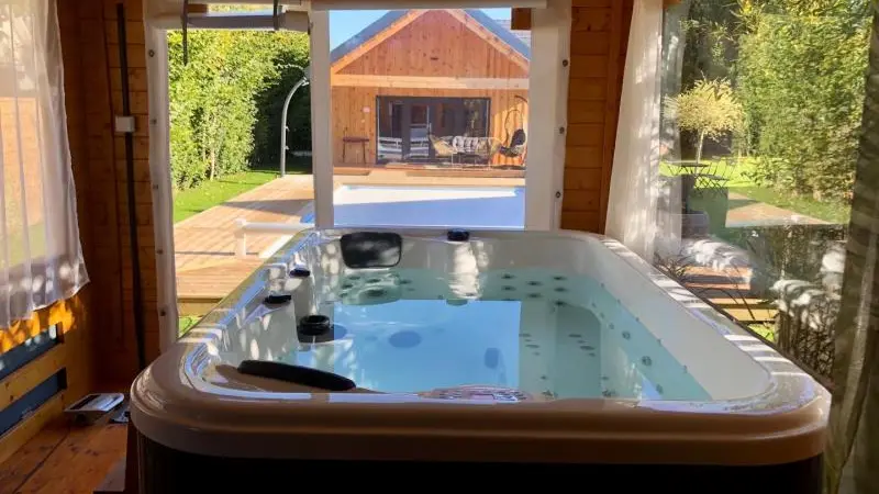 Gîtes de France® - Le Cottage des Hauts Poiriers - Piscine & Spa