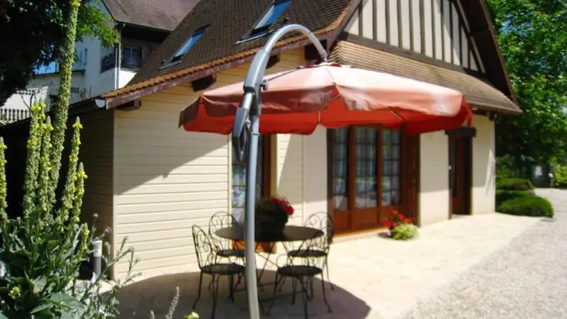 Gîtes de France® - A l'ombre du noyer