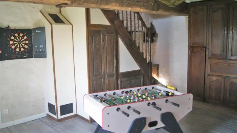 Salle de jeux (accessible par 5 marches)