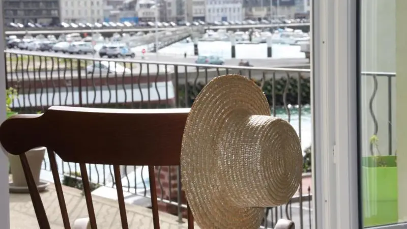 Au Bord du Quai