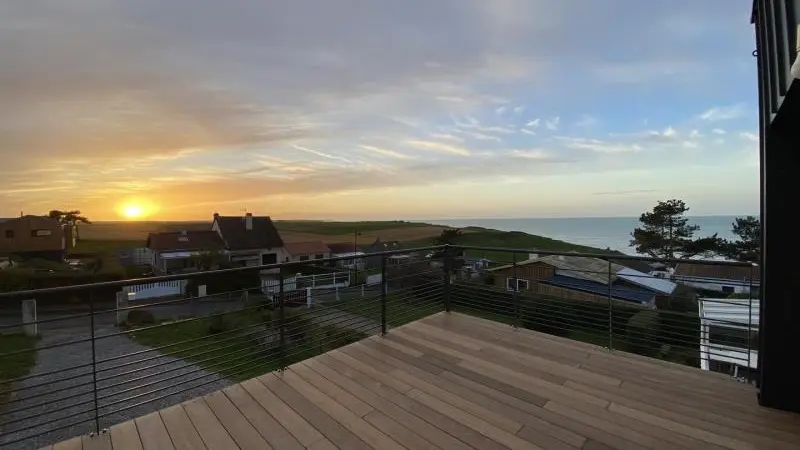 la terrasse vue sur la mer