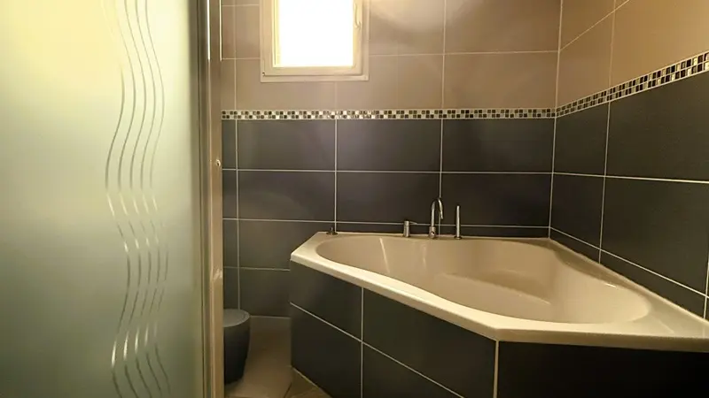 Gite-du-bout-d-caillou-Cailly-proche A 28-Rouen-salle-de-bain3