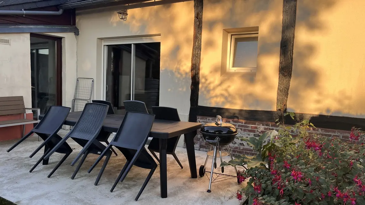 Gite-six-personnes-vieux-manoir-copyright-Maison-du-centre (5)