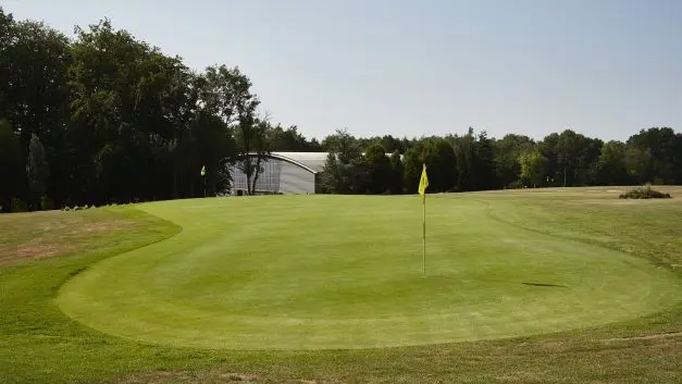 Golf © Domaine de Forges (1)_3700x2400