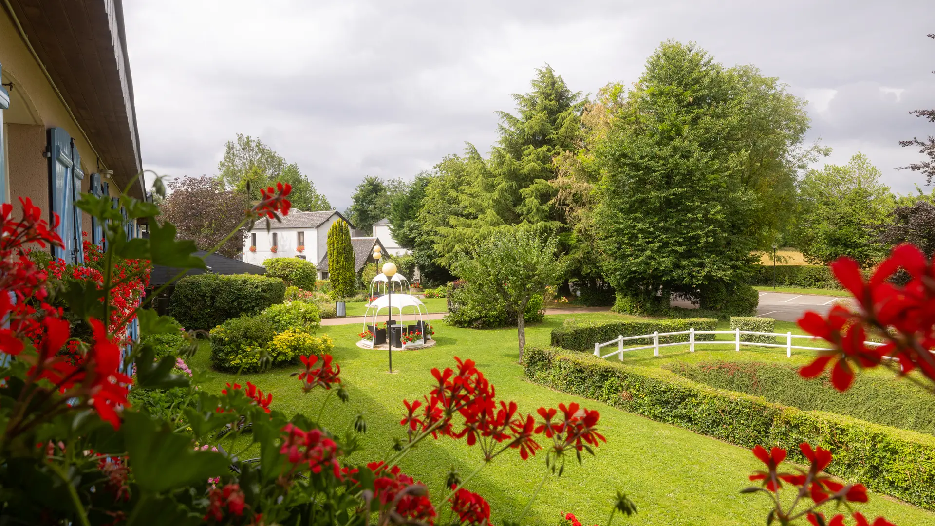 Originals Relais Rouen La Berteliere - Jardin