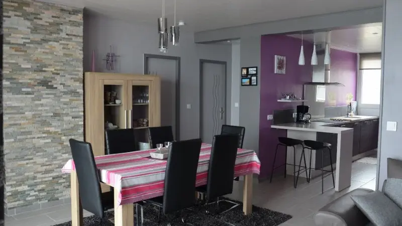 appartement situé au 4 eme étage sans ascenseur