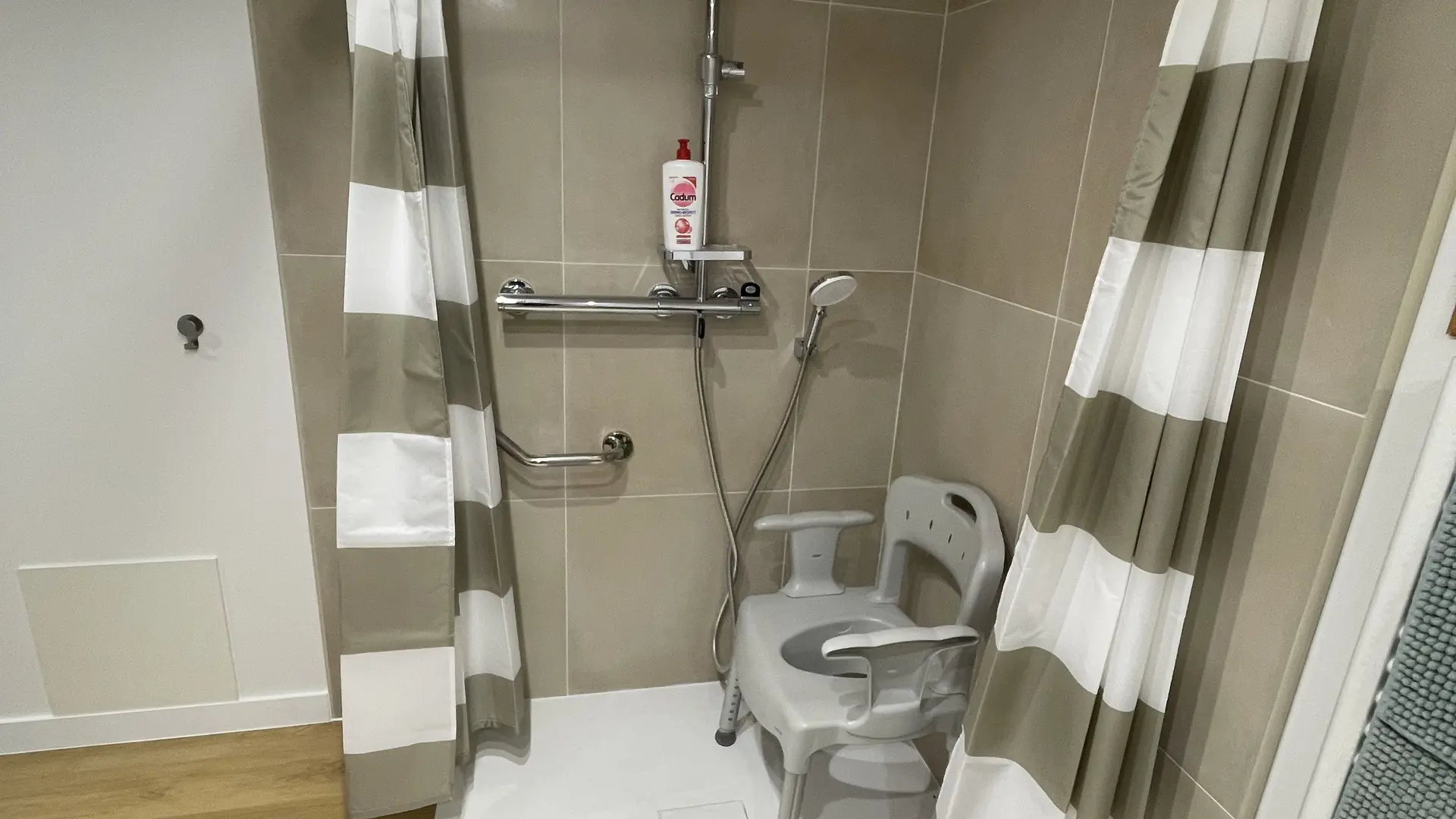 Douche adapté PMR