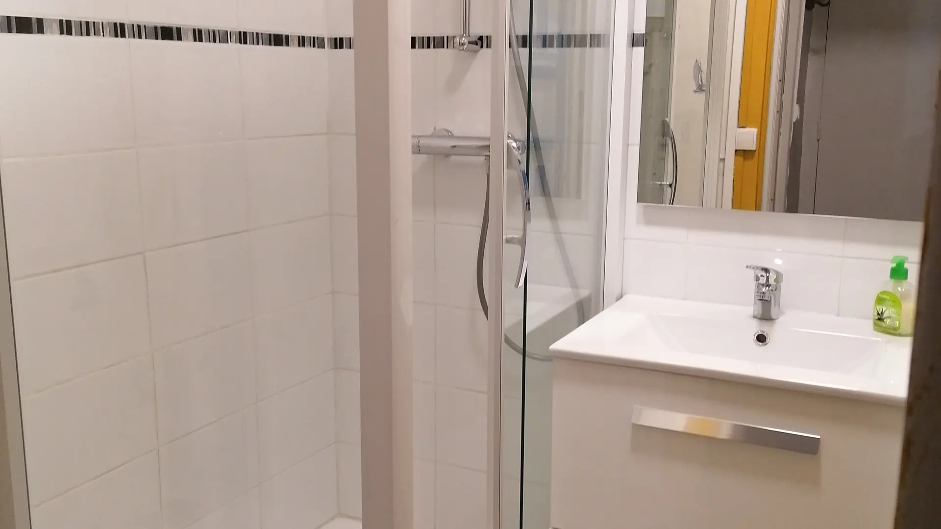 Le-Treport_Appartement-Mme-LEBORGNE_2eme-etage_Salle-de-bain@Mme-LEBORGNE_2024