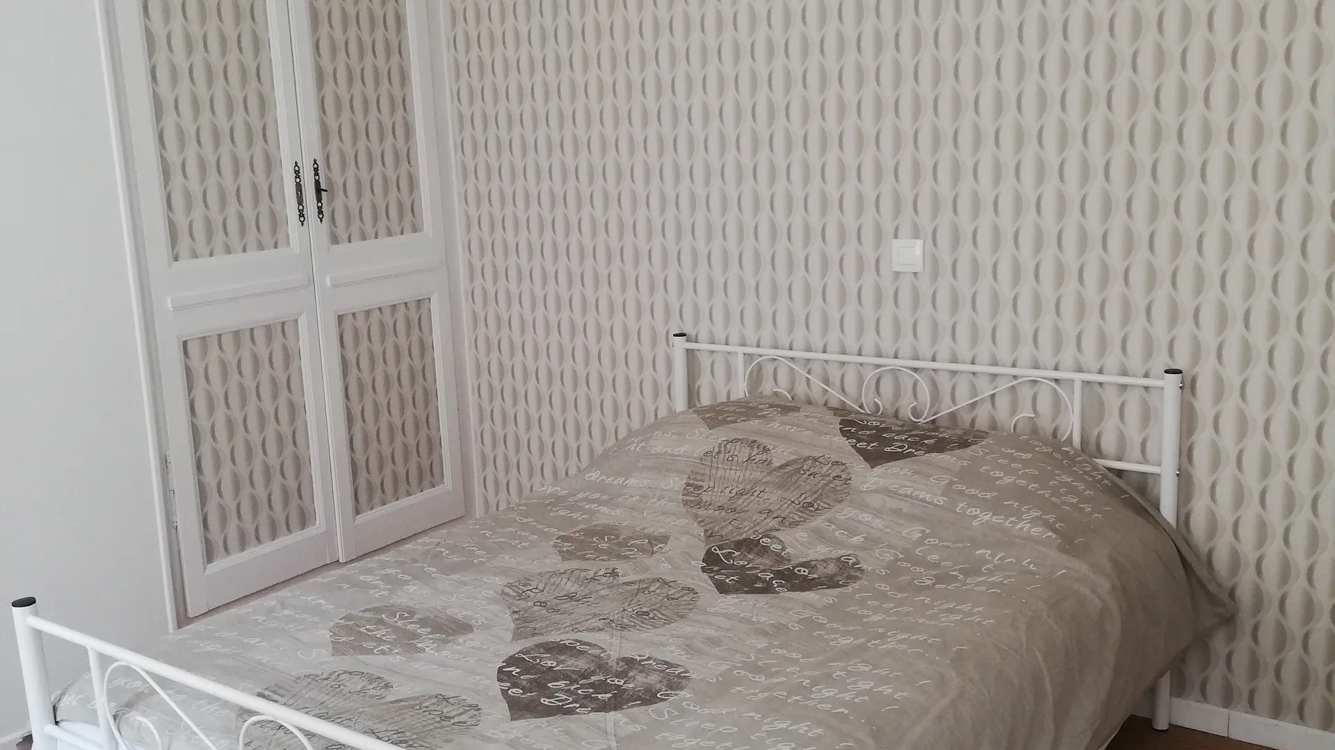 La chambre principale.
