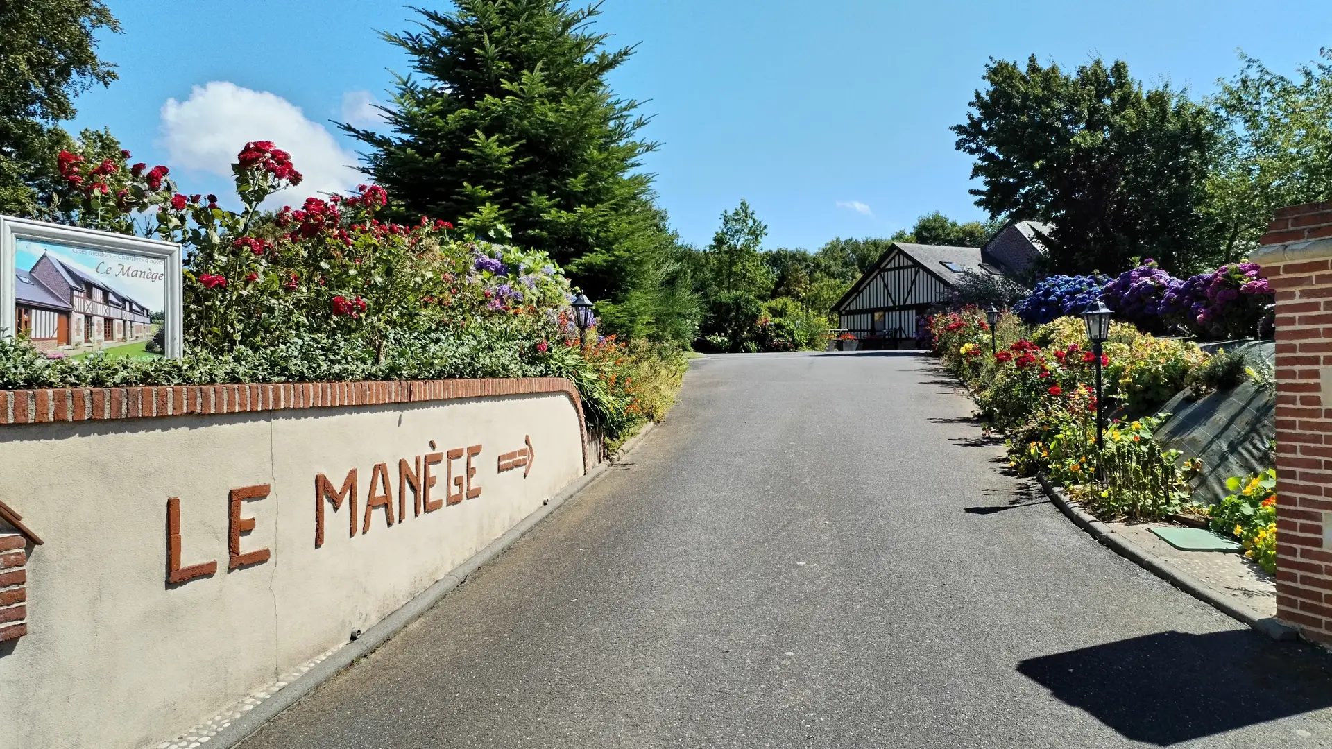 L'accès au Domaine le Manège