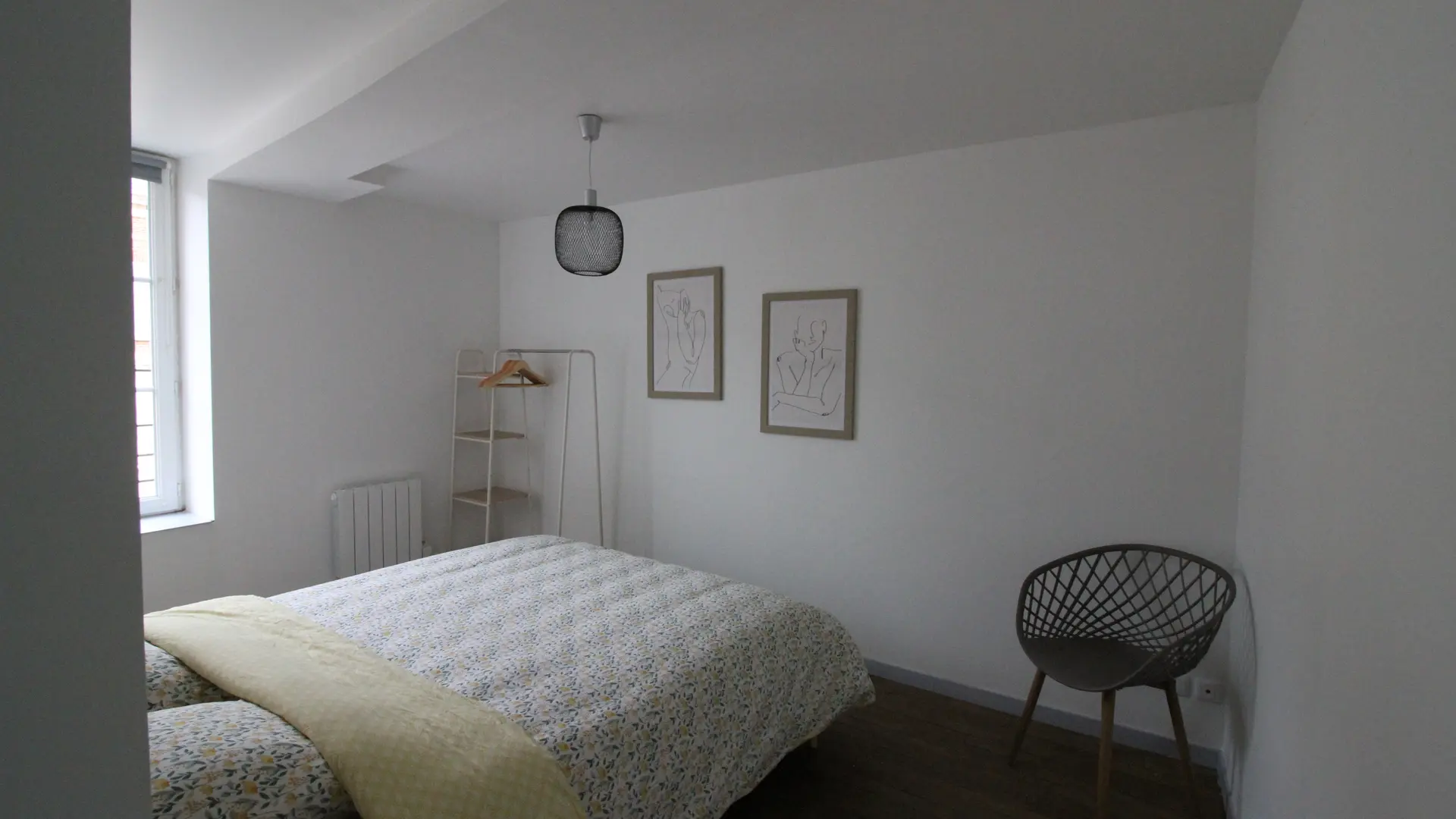 Chambre n°1 et son lit queen size
