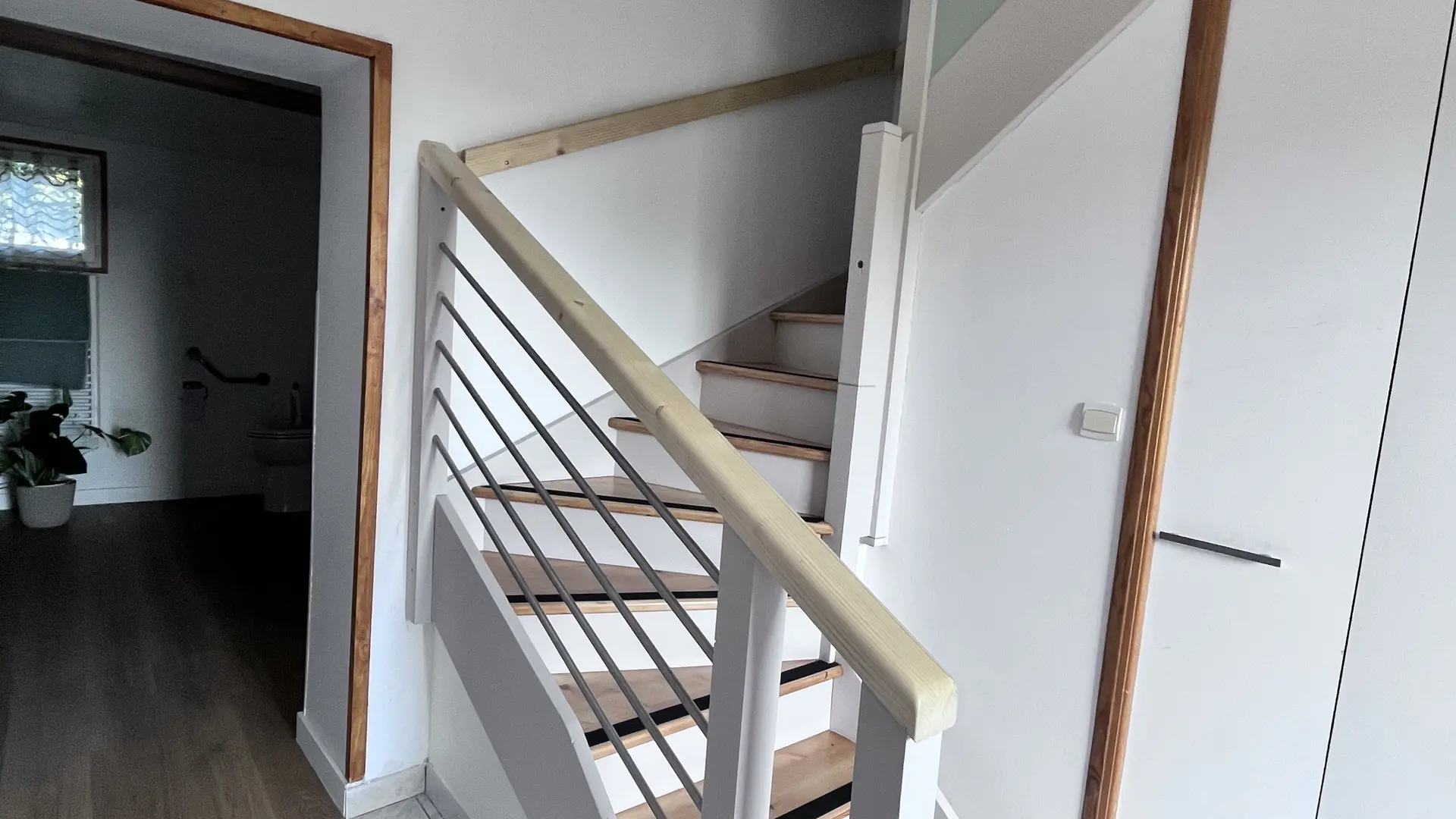 Escalier avec main courante