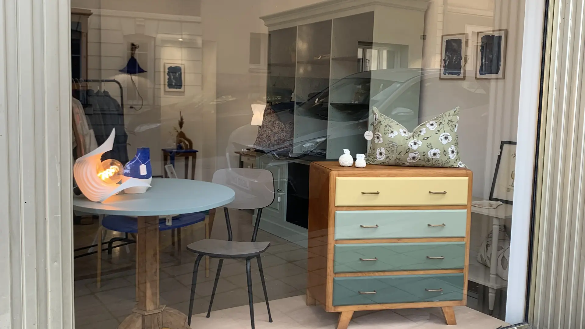 Vitrine 2