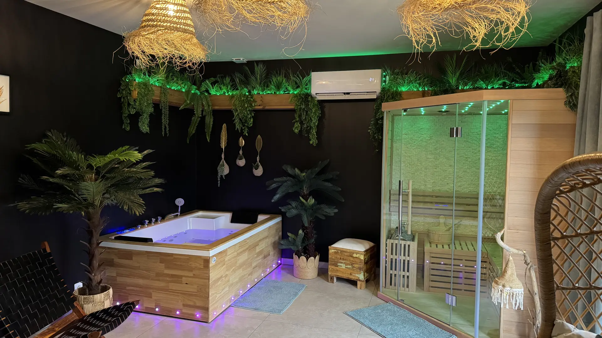 baignoire balnéothérapie et sauna traditionnelle