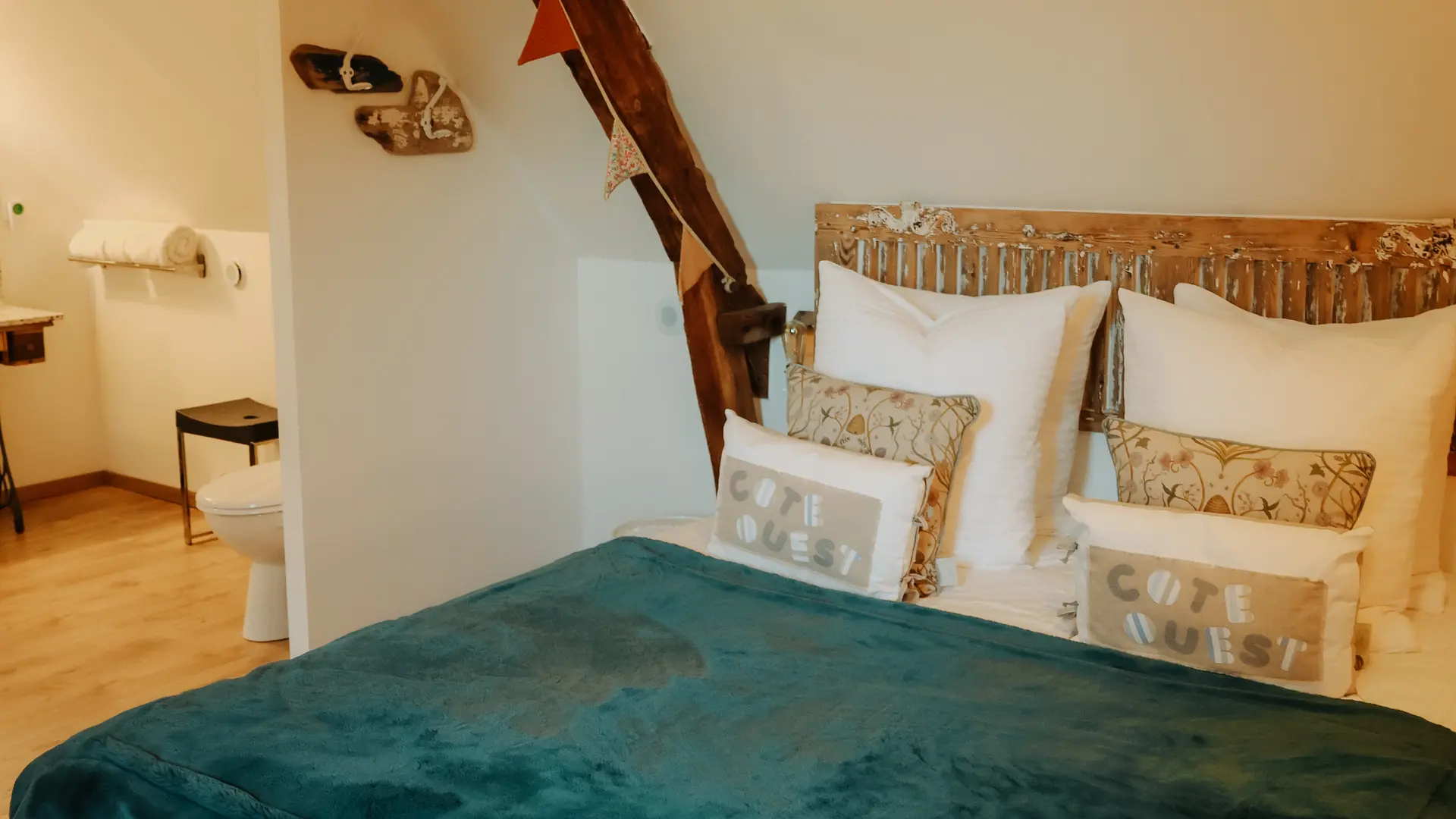Chambre ouverte sur salle de bain