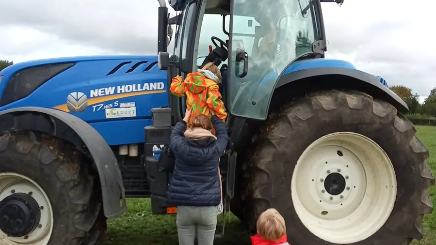 Journee-Portes-ouvertes-ferme-des-chataigners-2025©JH-OTNCV (23)