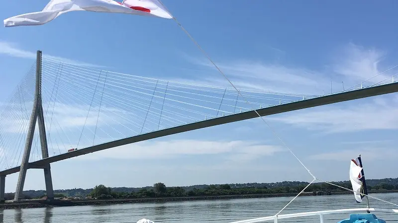 L'Aventura_pont de normandie