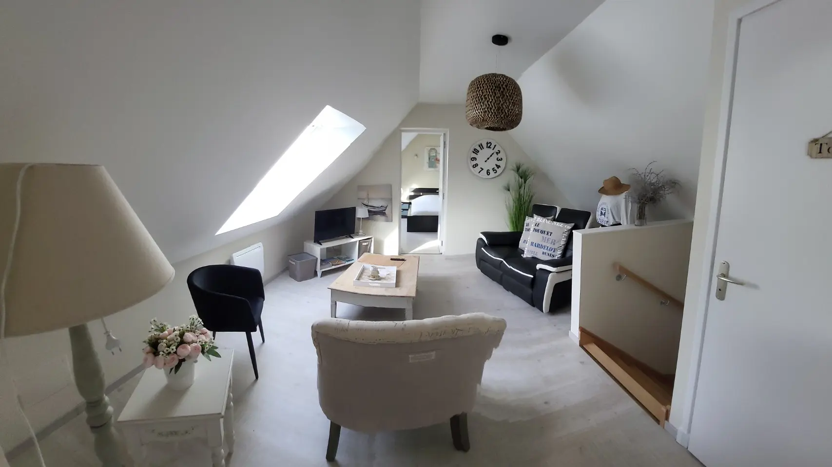 LT_Gite-Terre-et-Mer_Accès-chambres_M-et-Mme-Delavigne@2025