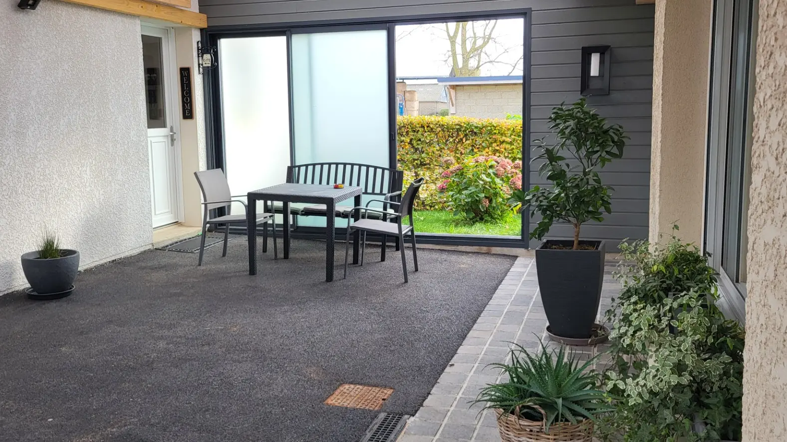 LT_Gite-Terre-et-Mer_Entrée-Gite_M-et-Mme-Delavigne@2025