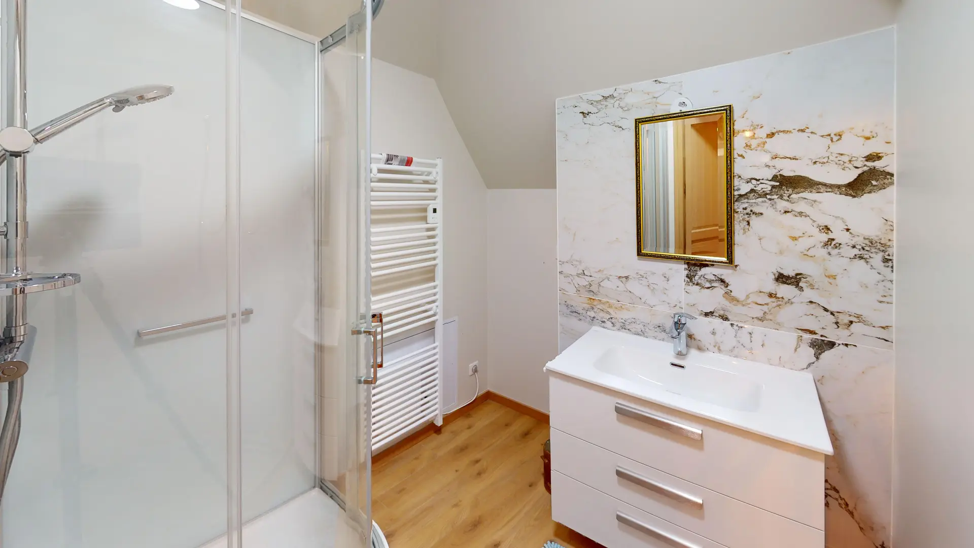 Salle de bain 1er étage