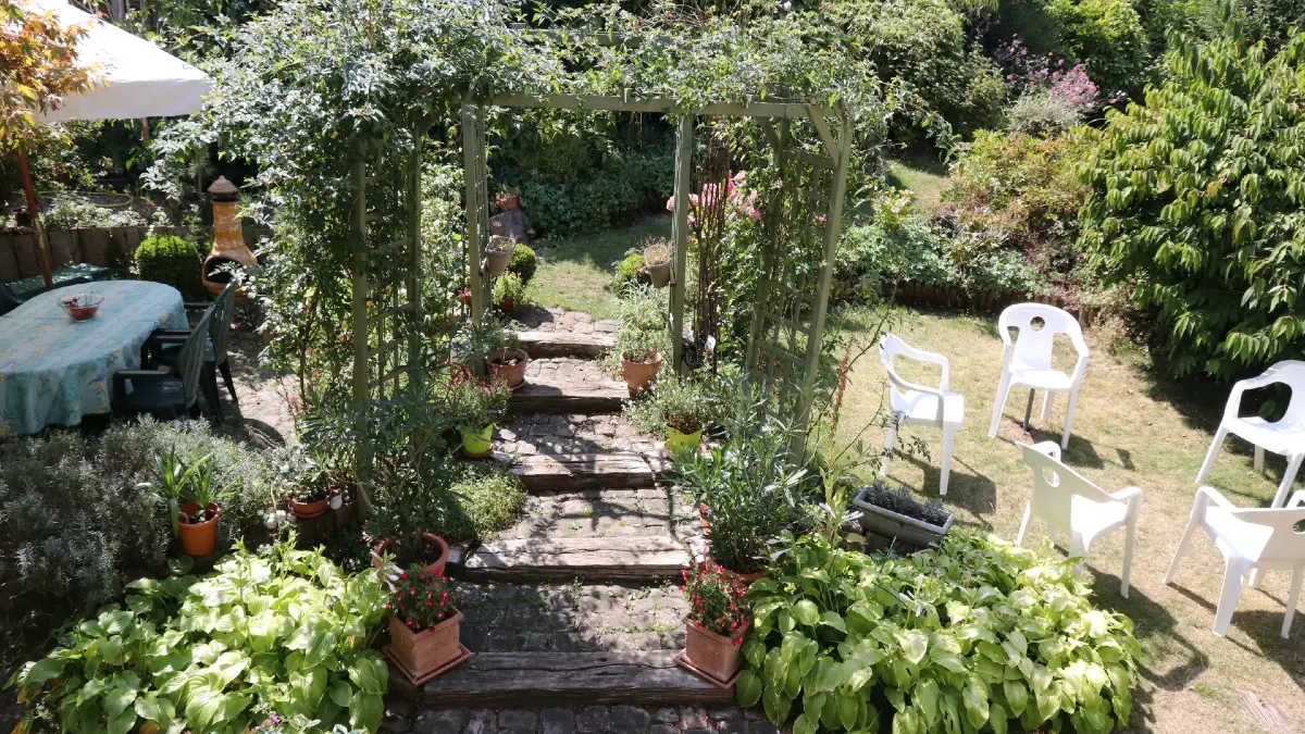 La sérénité normande jardin 3 chambres d'hôte Bolbec Mme BEURIOT Caux Seine Tourisme Accueil