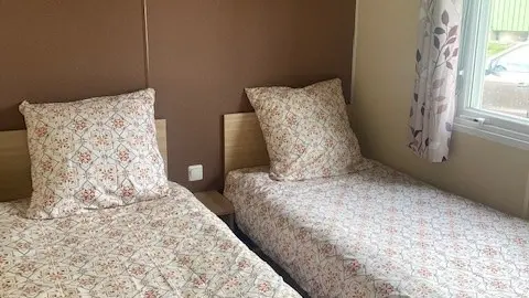 Le-Tréport_Mobil-home-lebonheur-est-dans-le-pré_Chambre-simple@Mme-DIMOUCHY-Mathilde_2022-1
