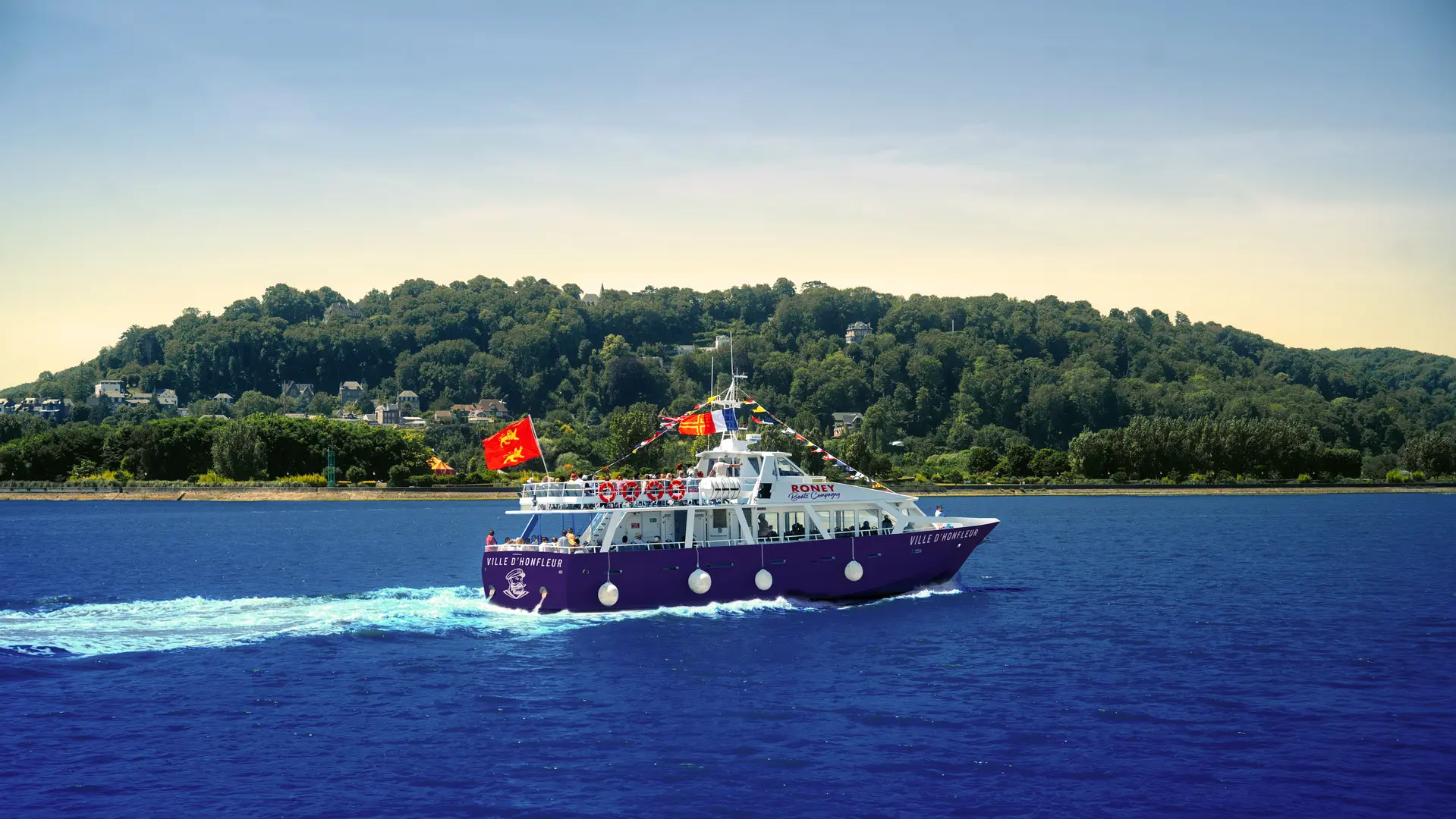 Bateau Ville d'Honfleur en direction de la plage