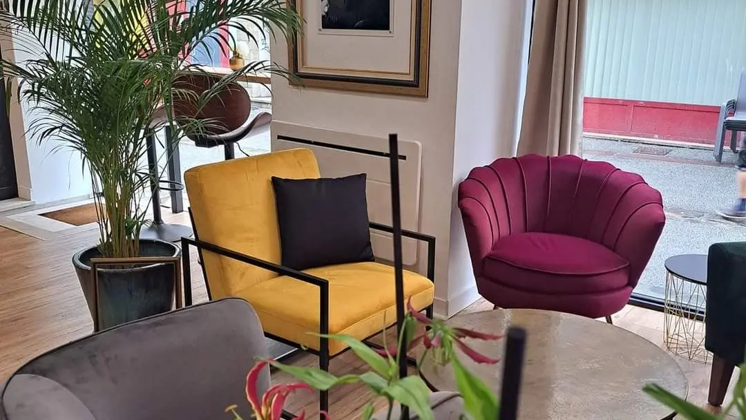 Les  garçons à table  2