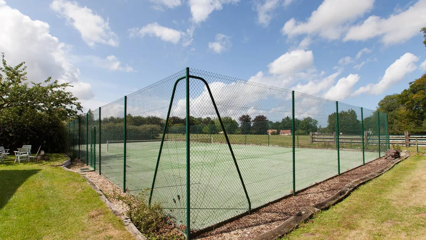 le cours de tennis à votre disposition