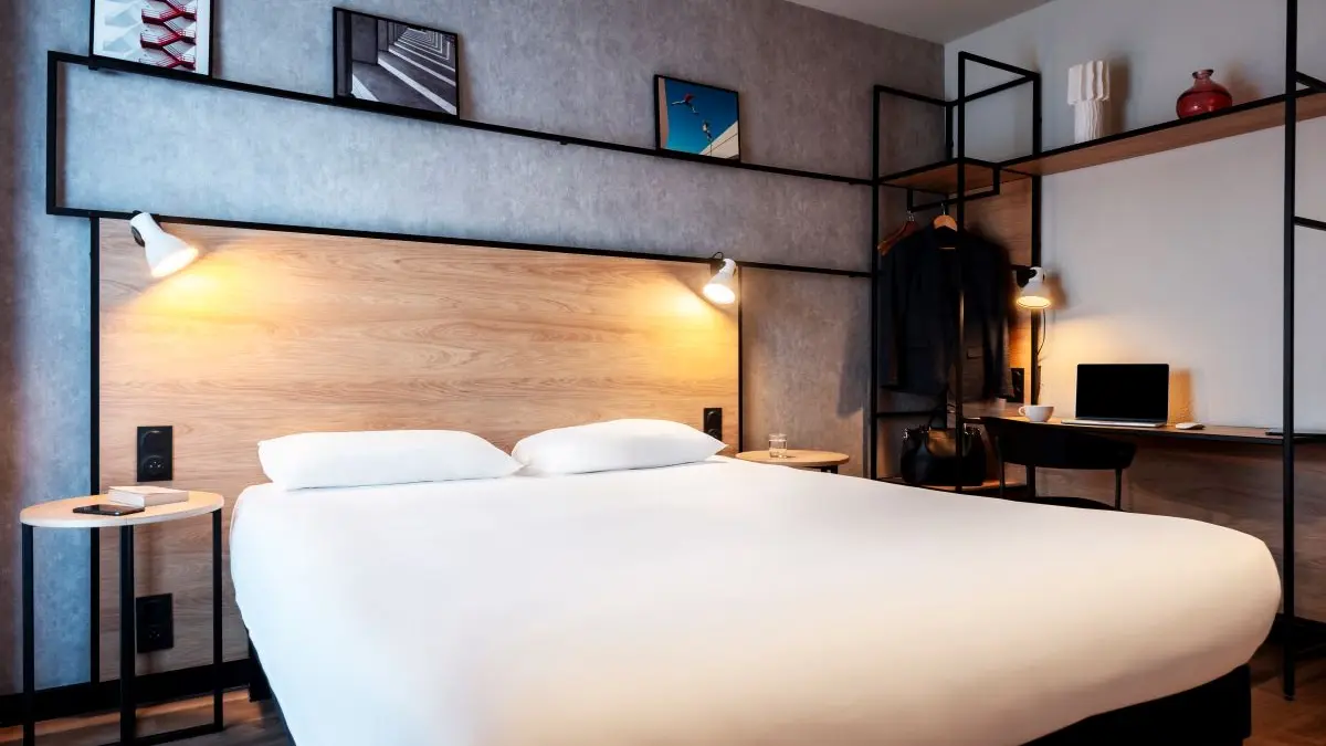 MERCURE CH DE MARS CHAMBRE