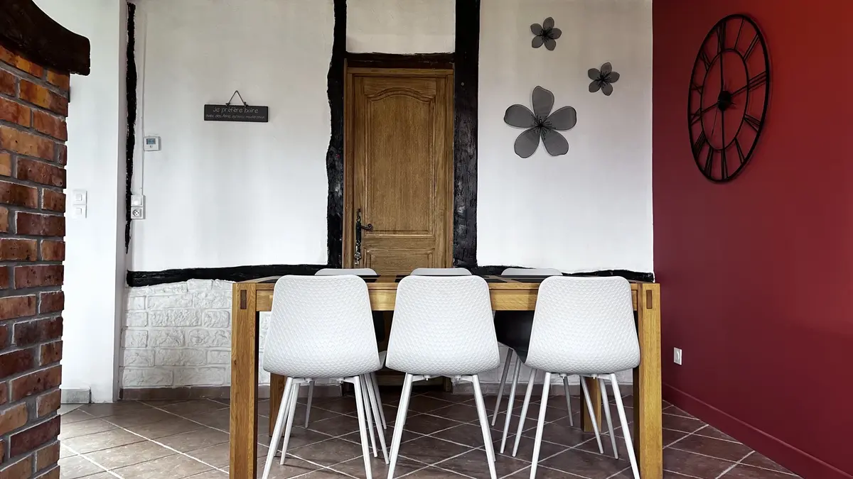 Maison-du-centre-salle-a-manger©P-Ildefonse-OTNCV