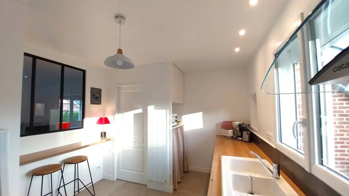 Normandy- sea cottage-Le Clos de Varengeville sur Mer- cuisine lumineuse