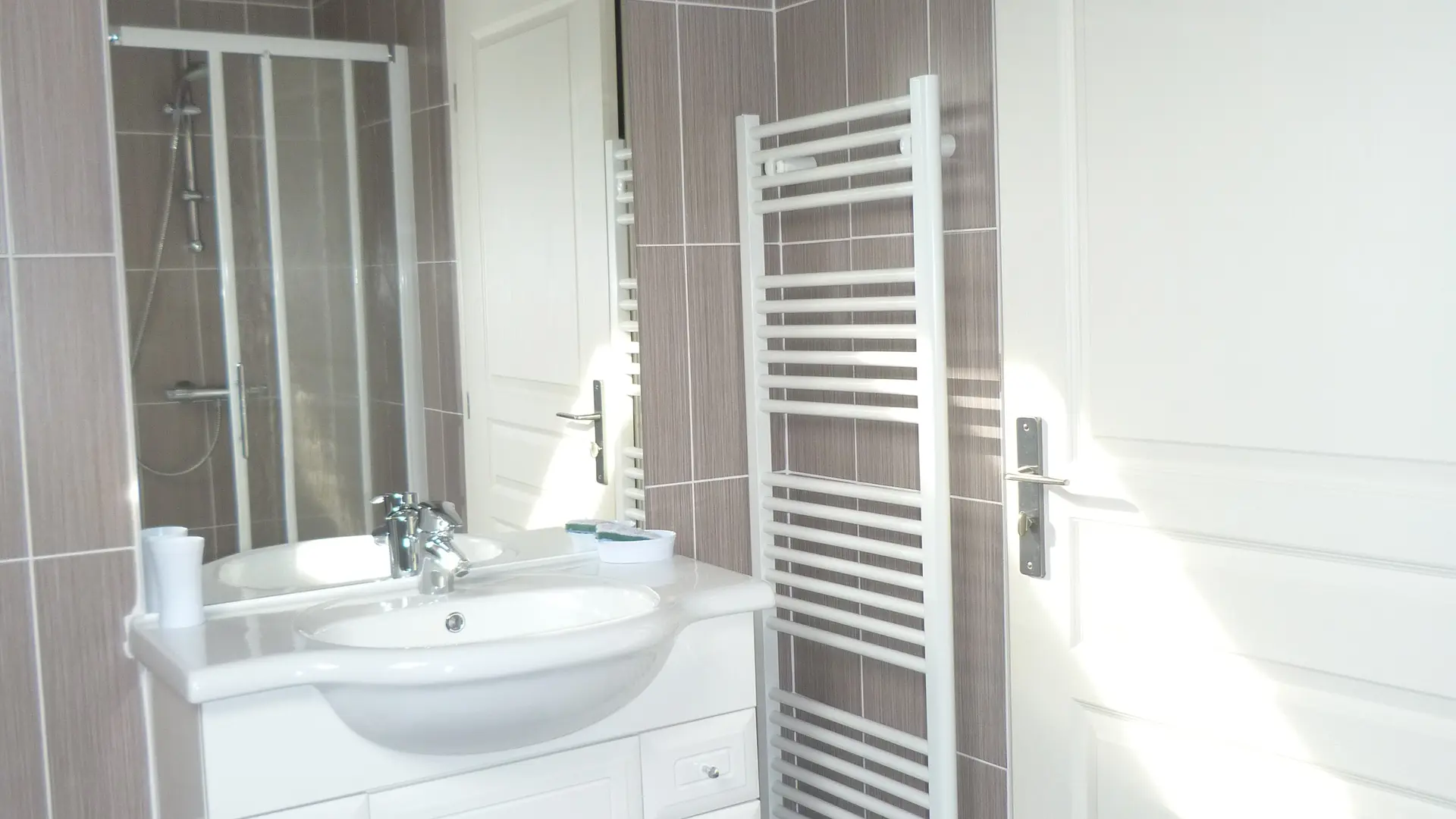 Salle de douche à l'étage
