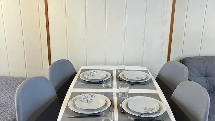 R2 Table à manger