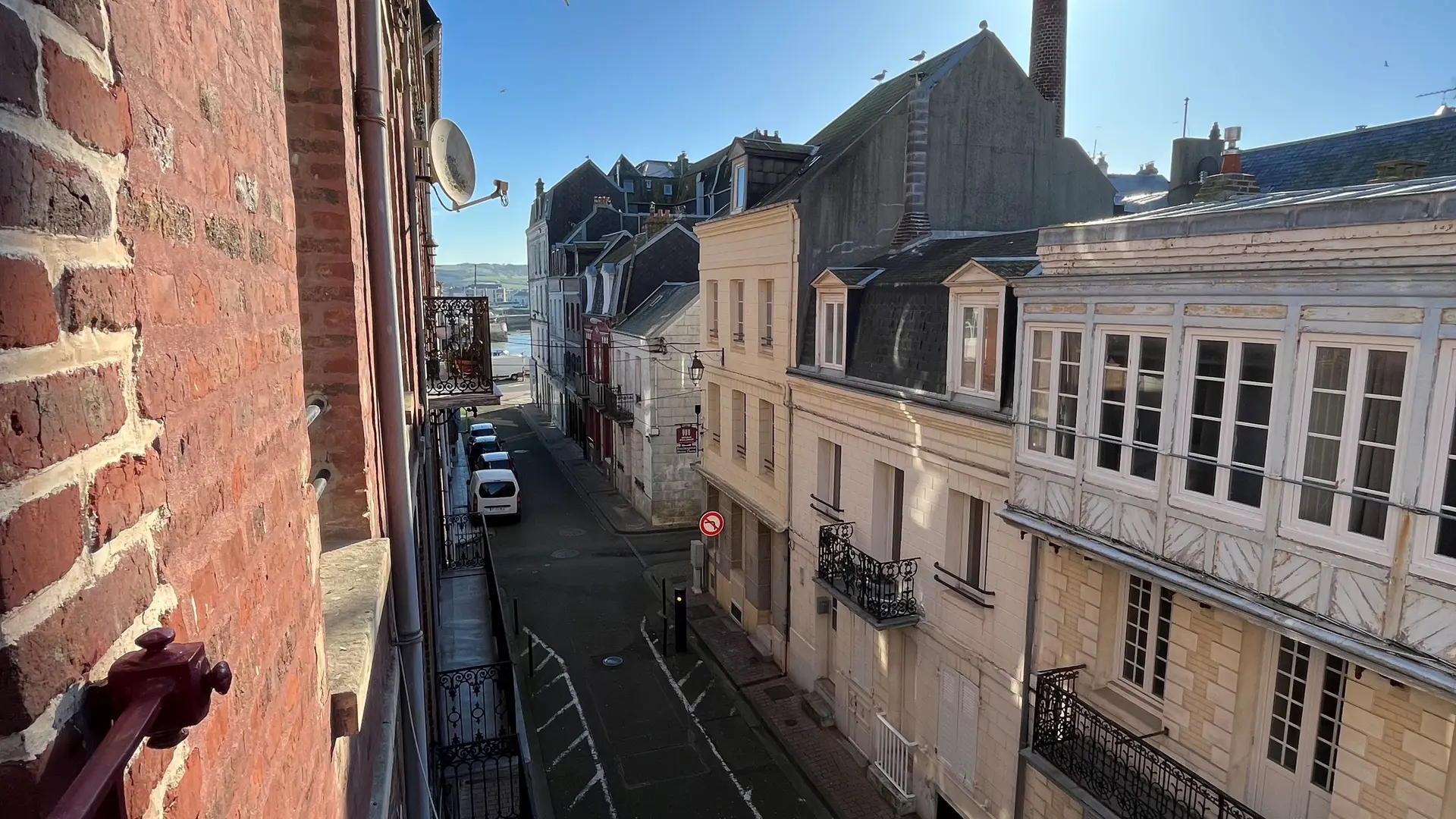 R2 Vue coté port