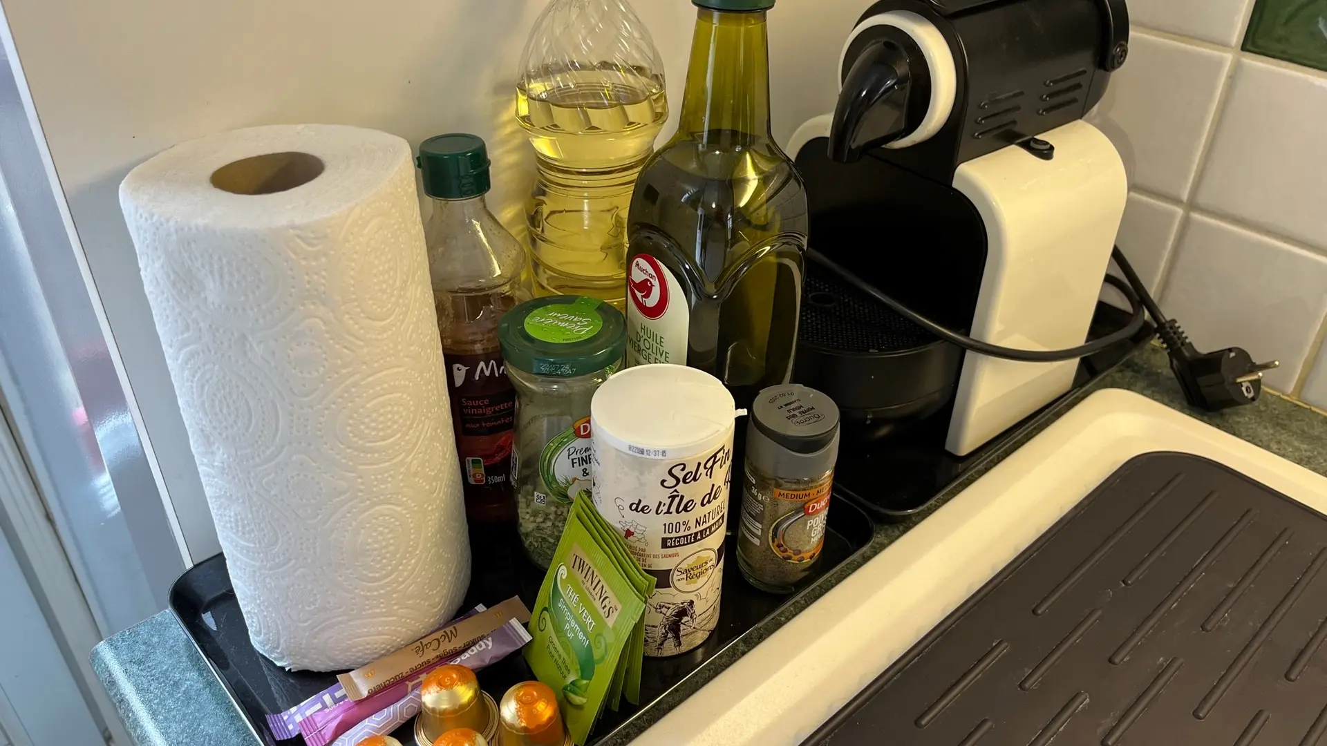RDC Cuisine Cafetiere Nespresso et Condiments