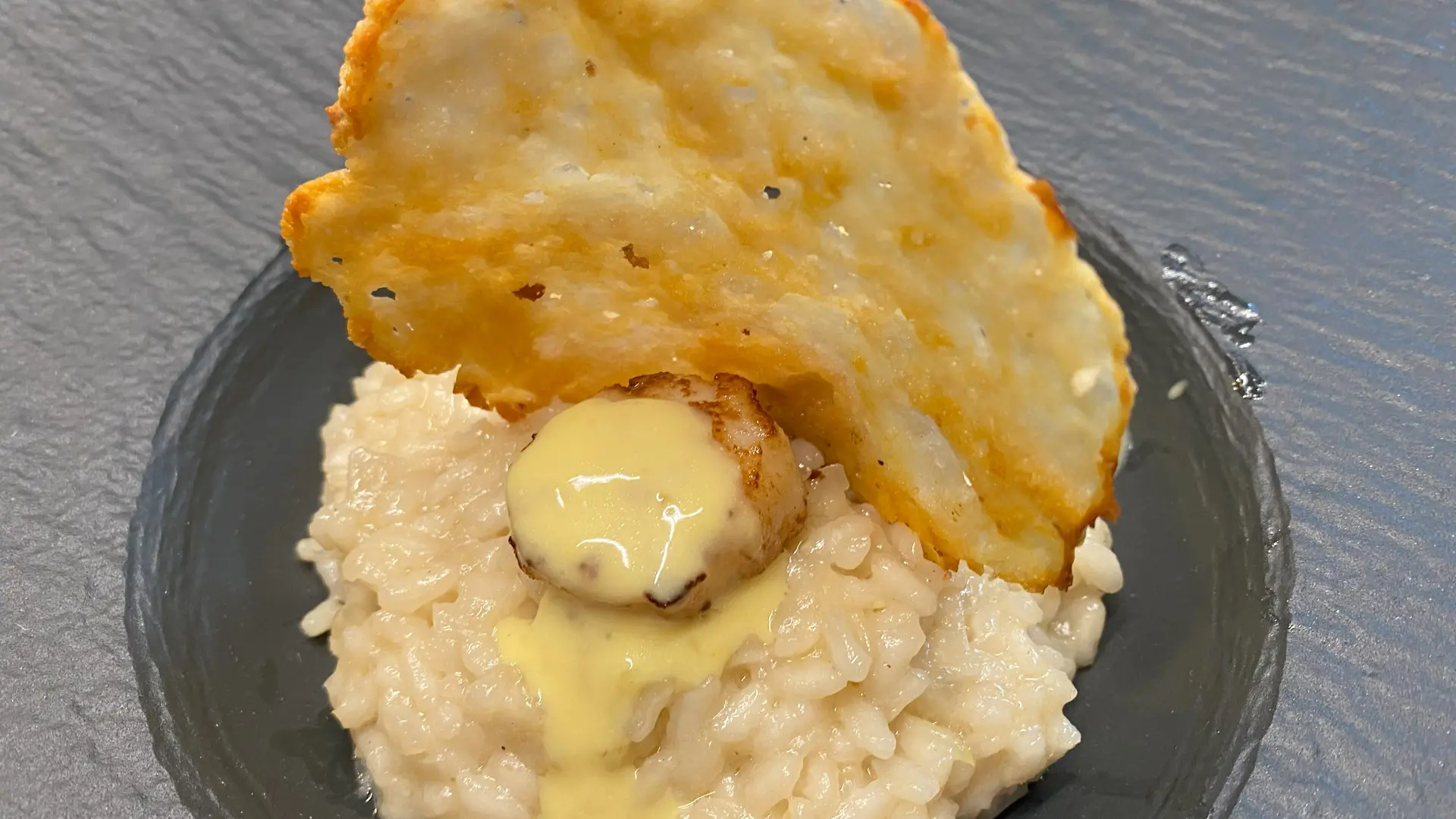 Risotto St jacques avec tuile de parmesan